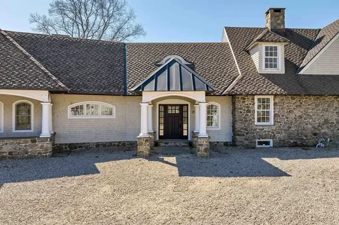 21/25 Winecellar Road Durham NH 03824