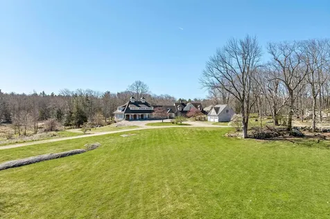 21/25 Winecellar Road Durham NH 03824