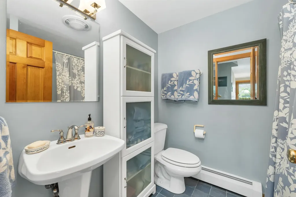 17 Starr Way Moultonborough NH 03254