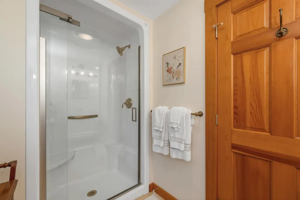 17 Starr Way Moultonborough NH 03254