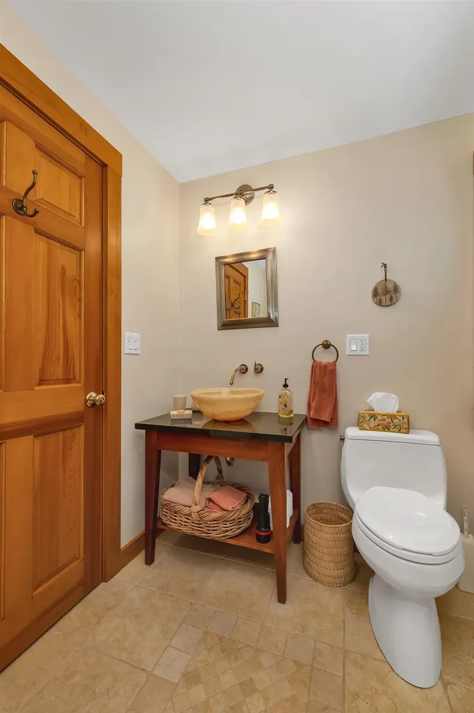 17 Starr Way Moultonborough NH 03254