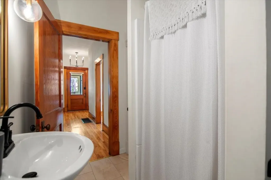 158 Clark Avenue Brattleboro VT 05301