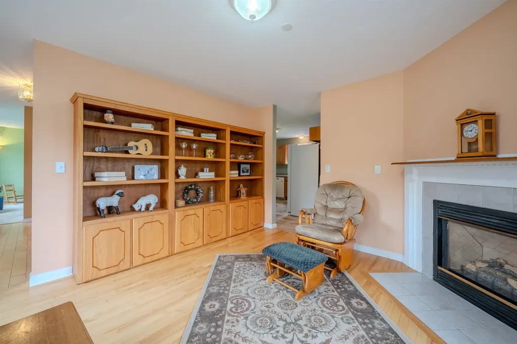 5 Saw Hill Road Hooksett NH 03106