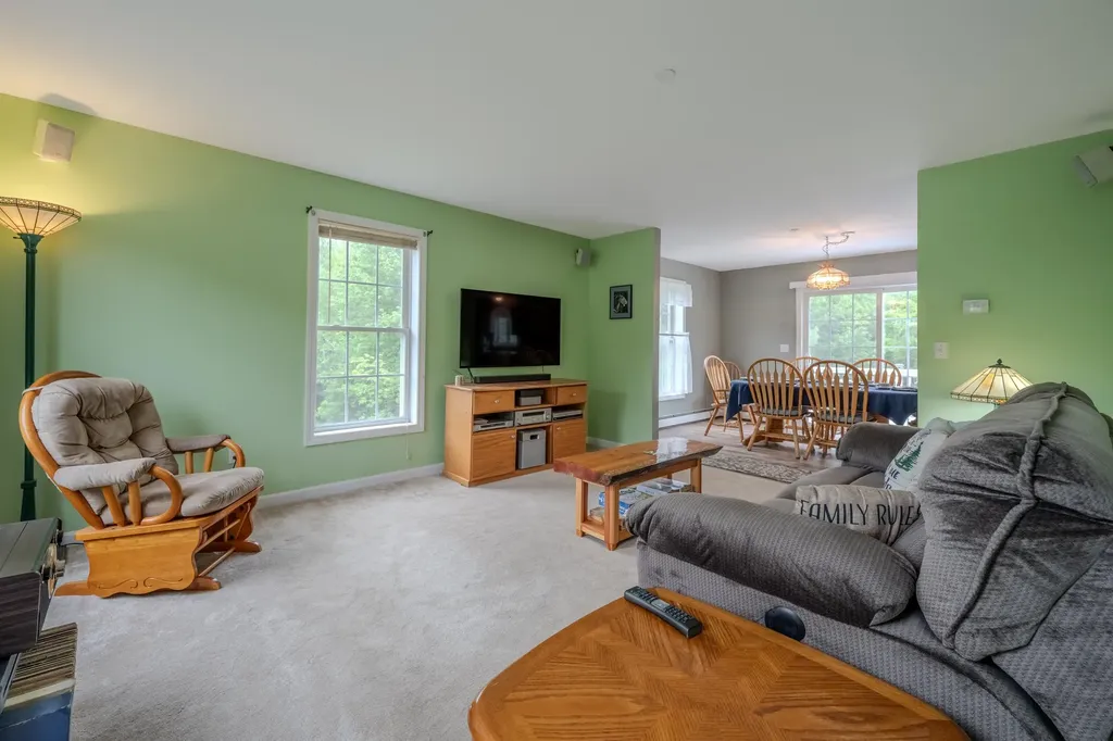 5 Saw Hill Road Hooksett NH 03106