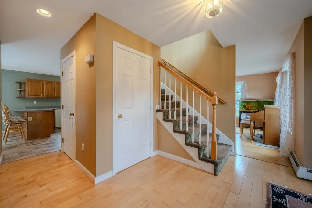 5 Saw Hill Road Hooksett NH 03106