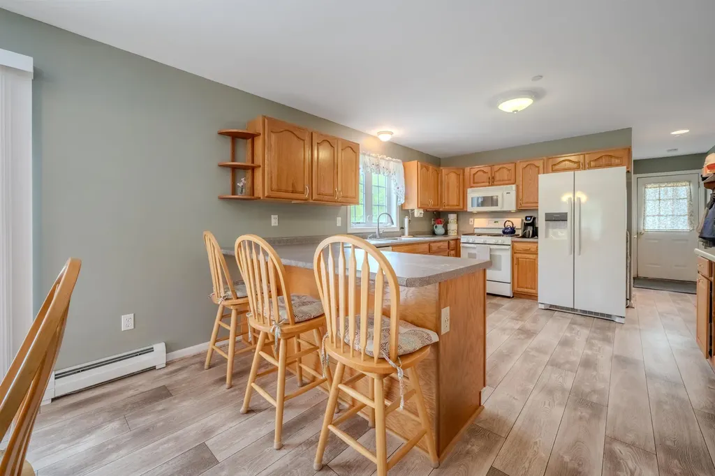 5 Saw Hill Road Hooksett NH 03106