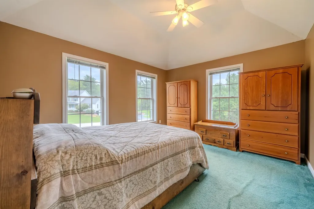 5 Saw Hill Road Hooksett NH 03106