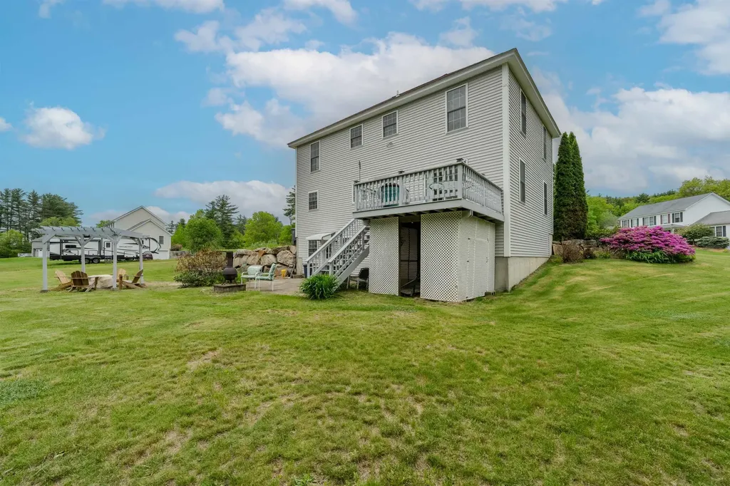 5 Saw Hill Road Hooksett NH 03106