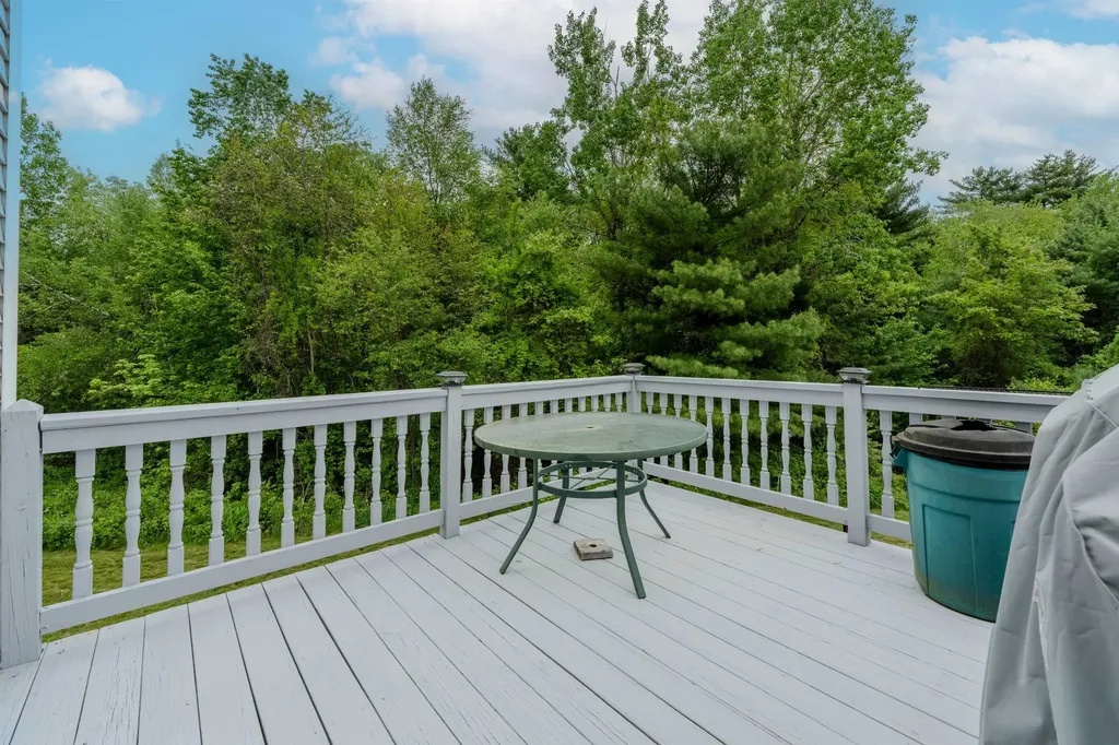 5 Saw Hill Road Hooksett NH 03106