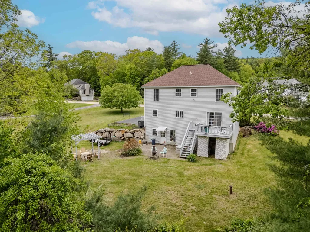 5 Saw Hill Road Hooksett NH 03106