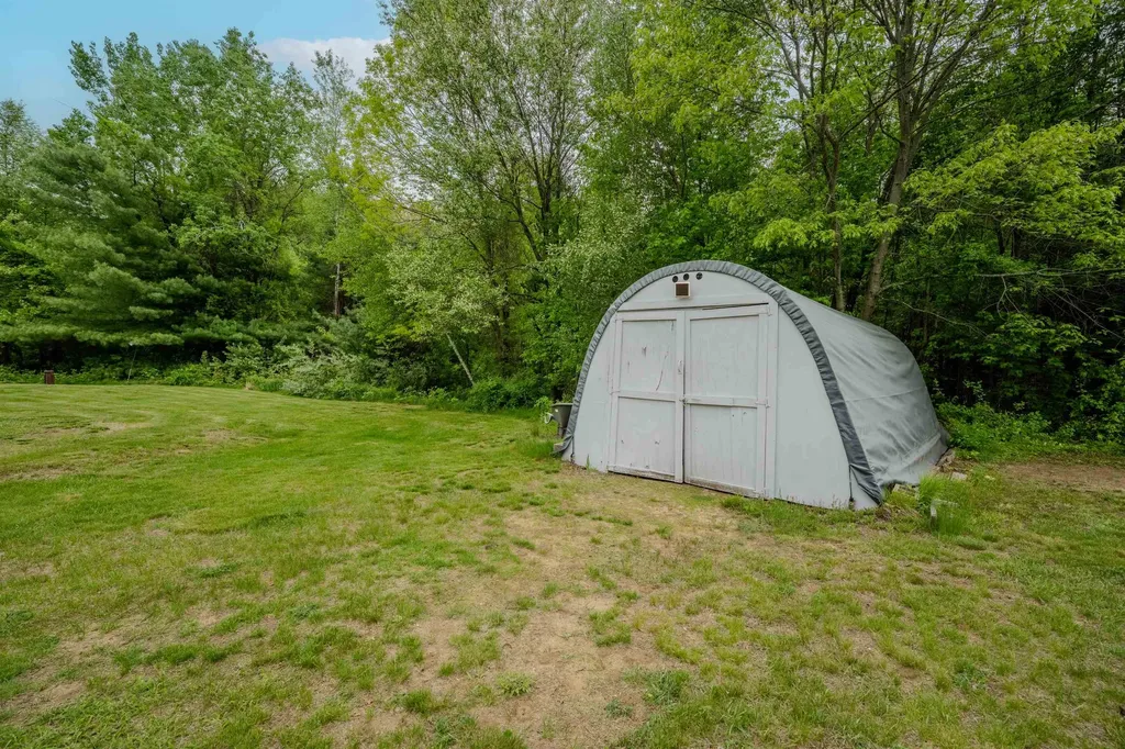 5 Saw Hill Road Hooksett NH 03106