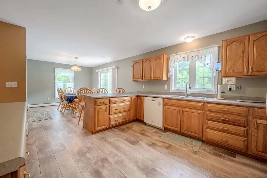 5 Saw Hill Road Hooksett NH 03106