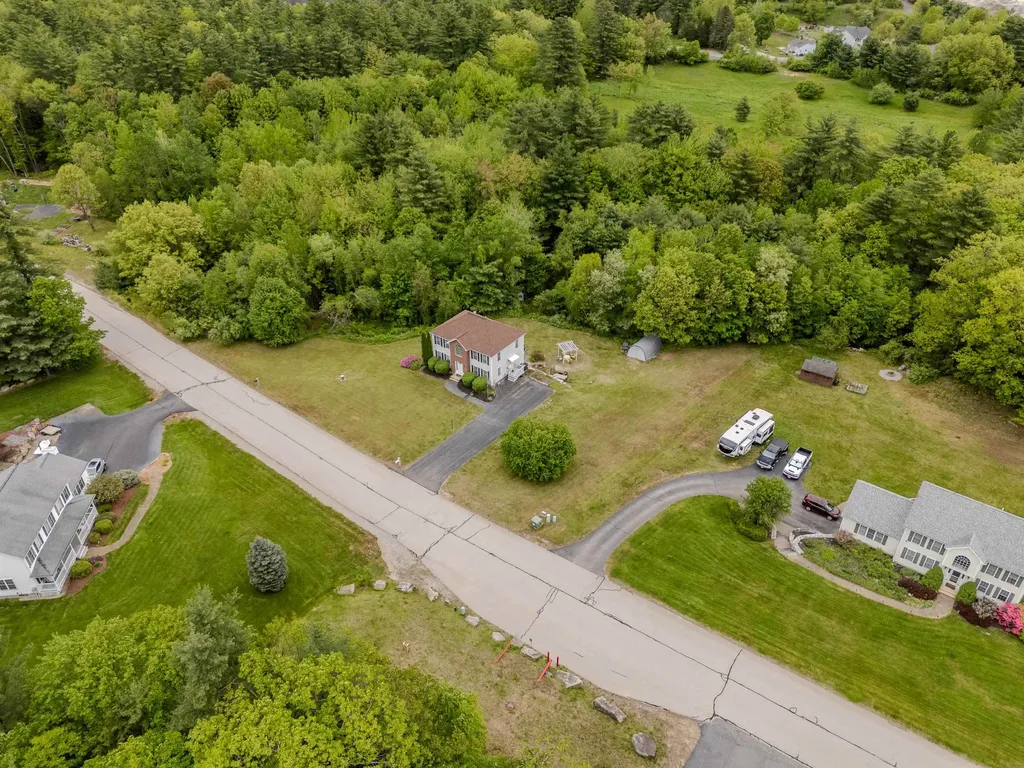 5 Saw Hill Road Hooksett NH 03106