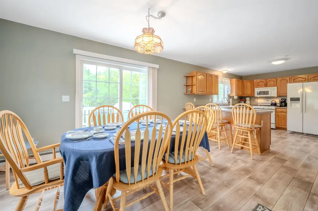 5 Saw Hill Road Hooksett NH 03106