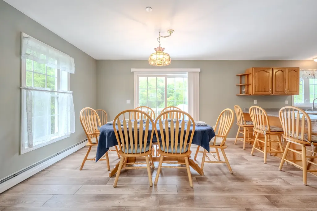 5 Saw Hill Road Hooksett NH 03106