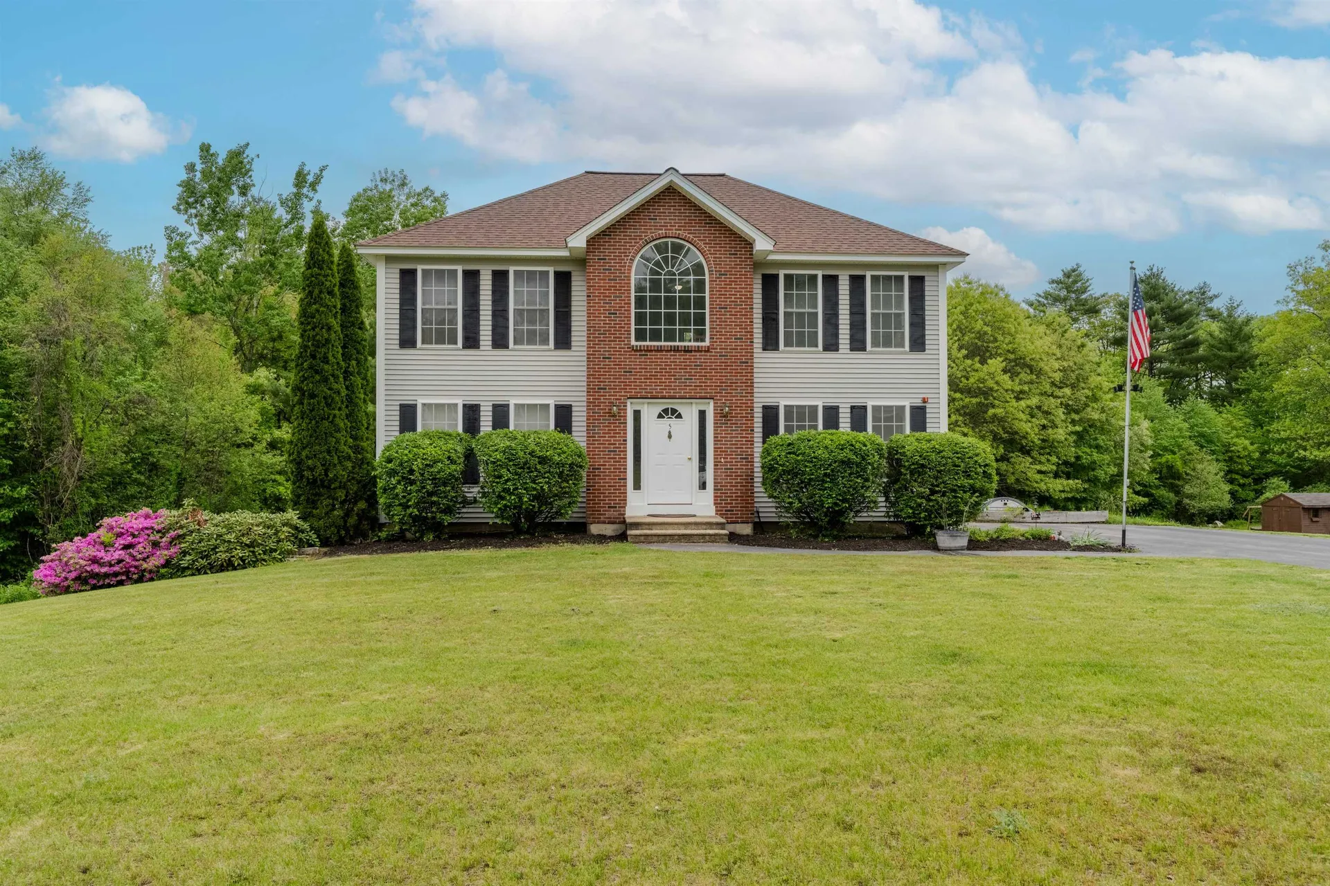 5 Saw Hill Road Hooksett NH 03106