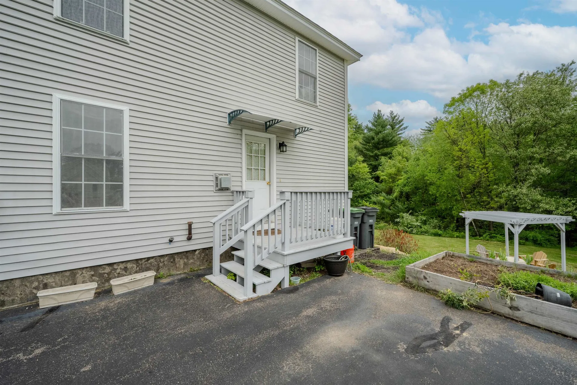 5 Saw Hill Road Hooksett NH 03106