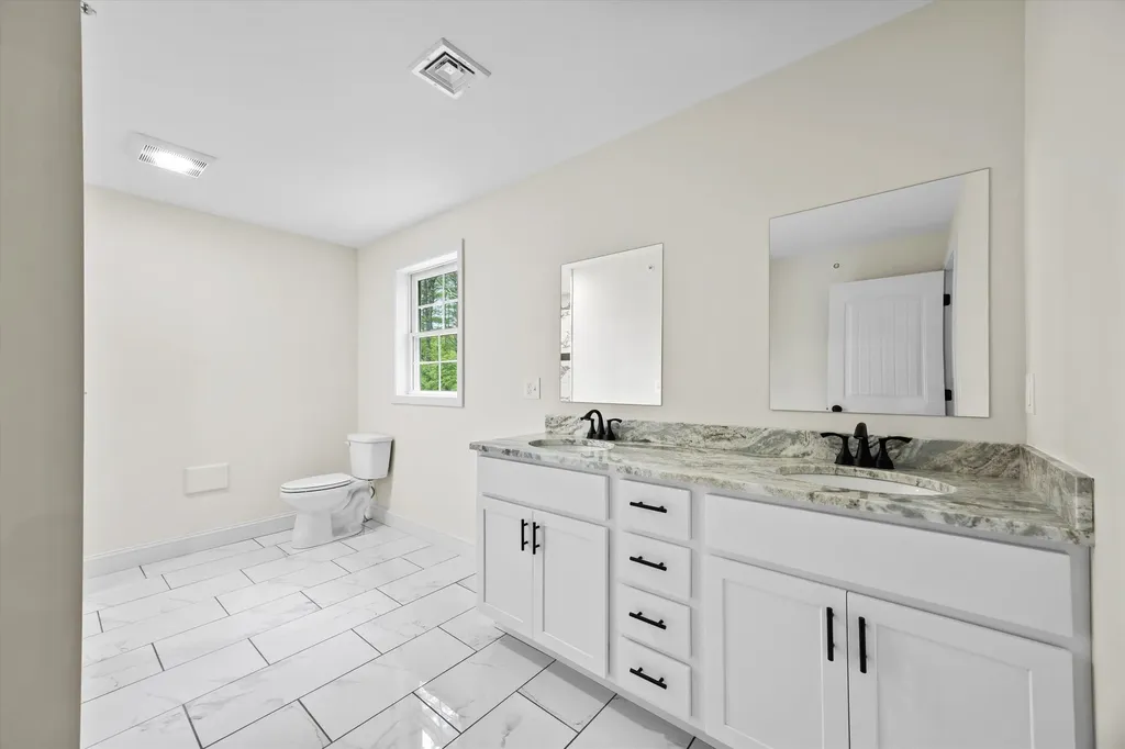 8 Gridley Road Sutton NH 03278