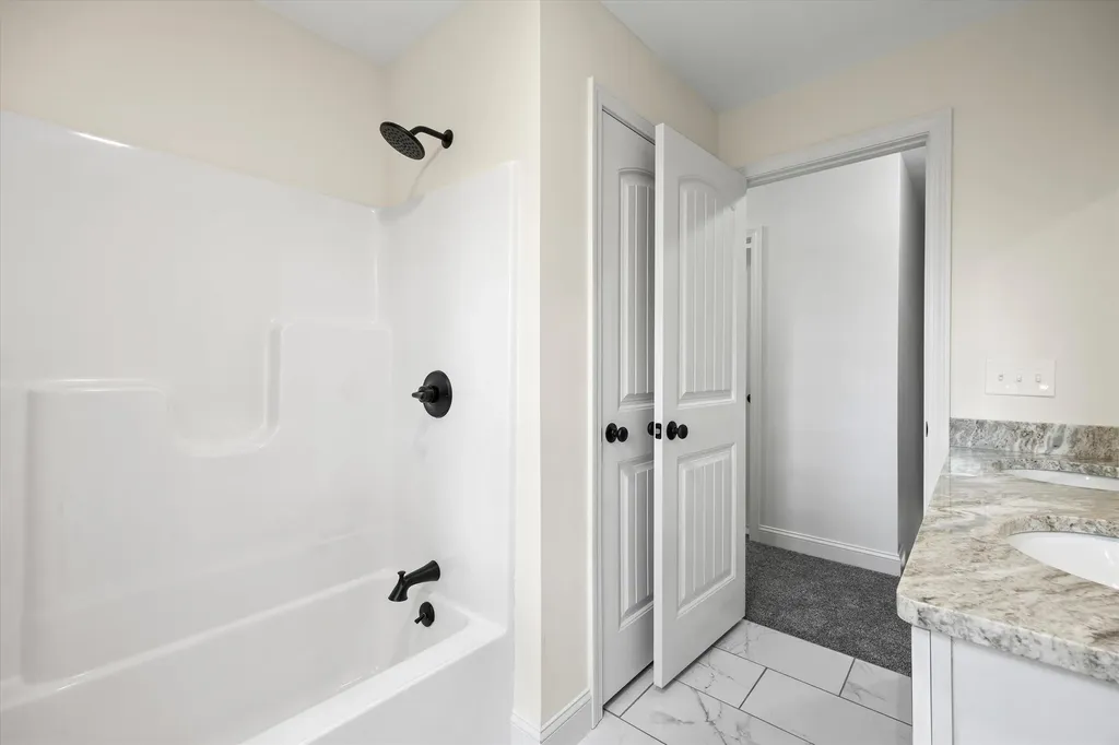 8 Gridley Road Sutton NH 03278