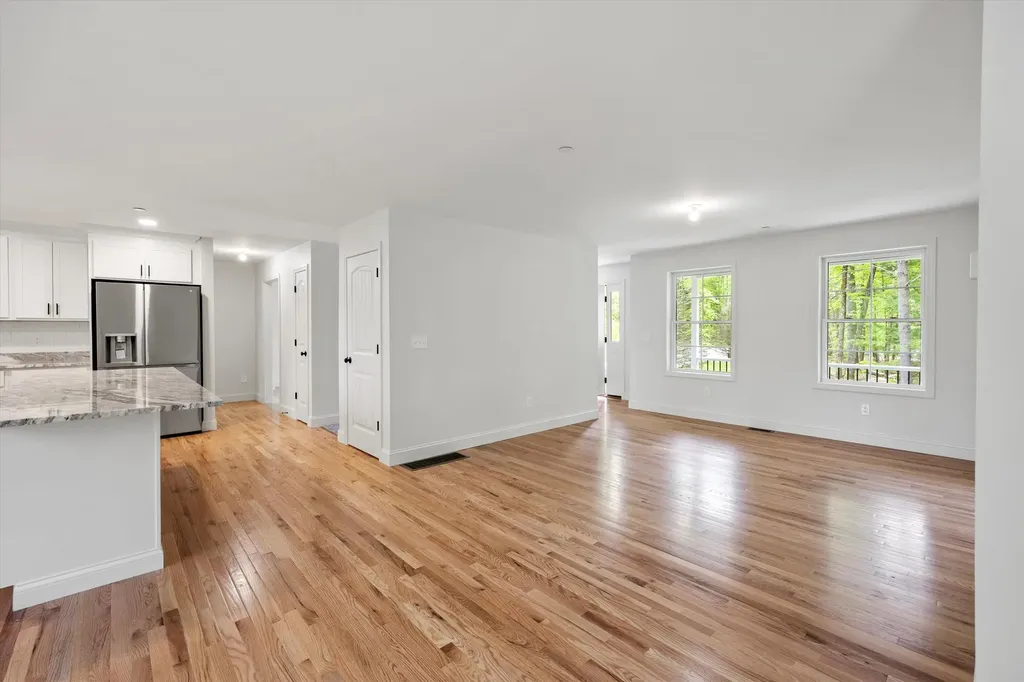 8 Gridley Road Sutton NH 03278