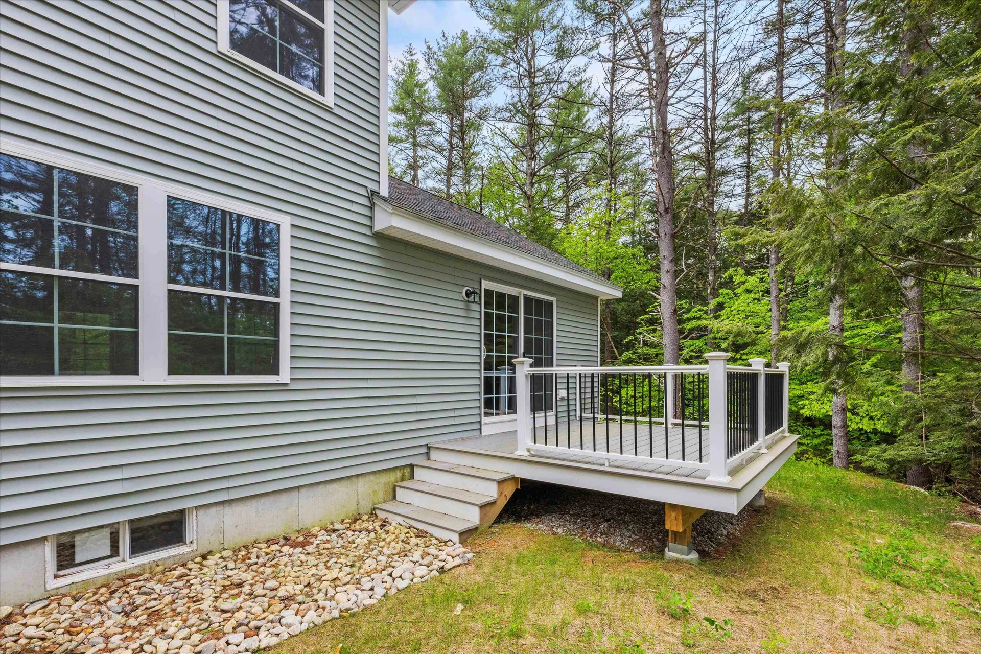 8 Gridley Road Sutton NH 03278