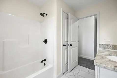 8 Gridley Road Sutton NH 03278