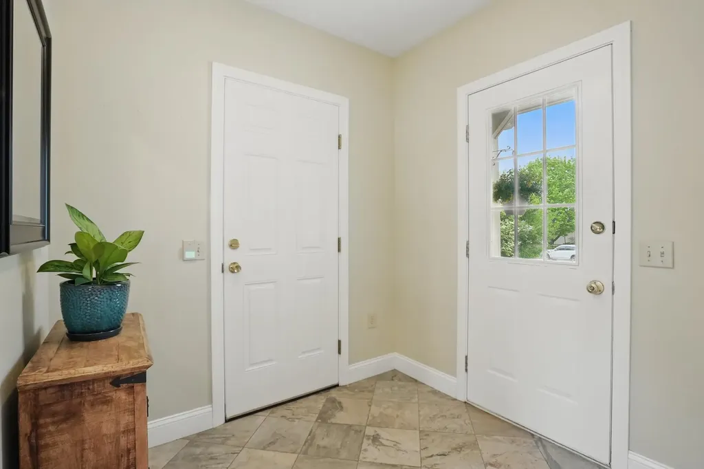 6 Knoll Circle South Burlington VT 05403