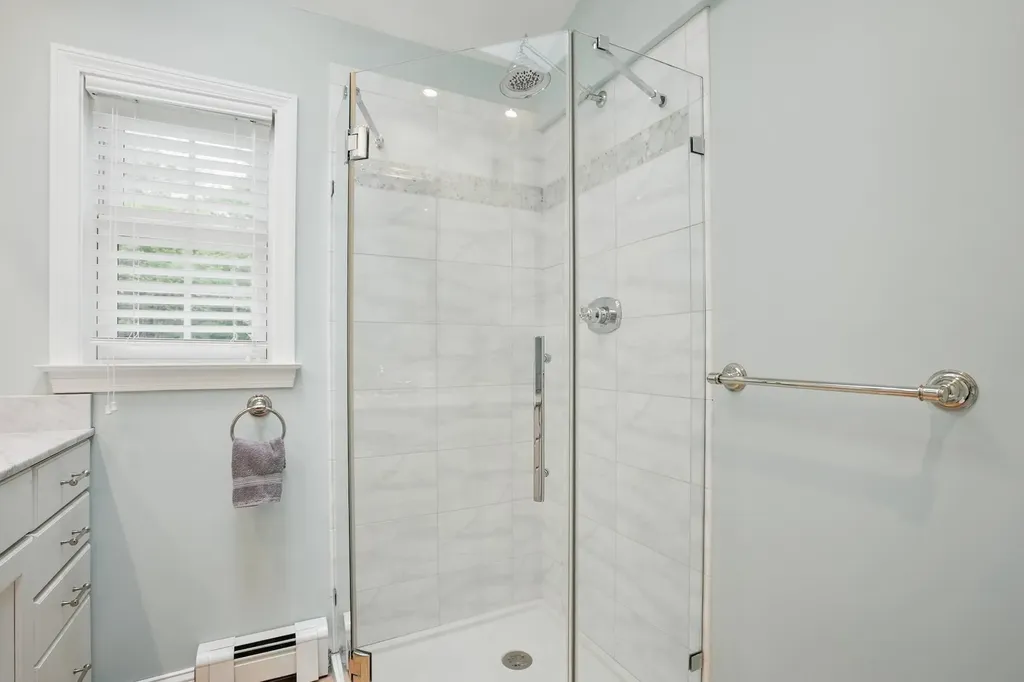 6 Knoll Circle South Burlington VT 05403