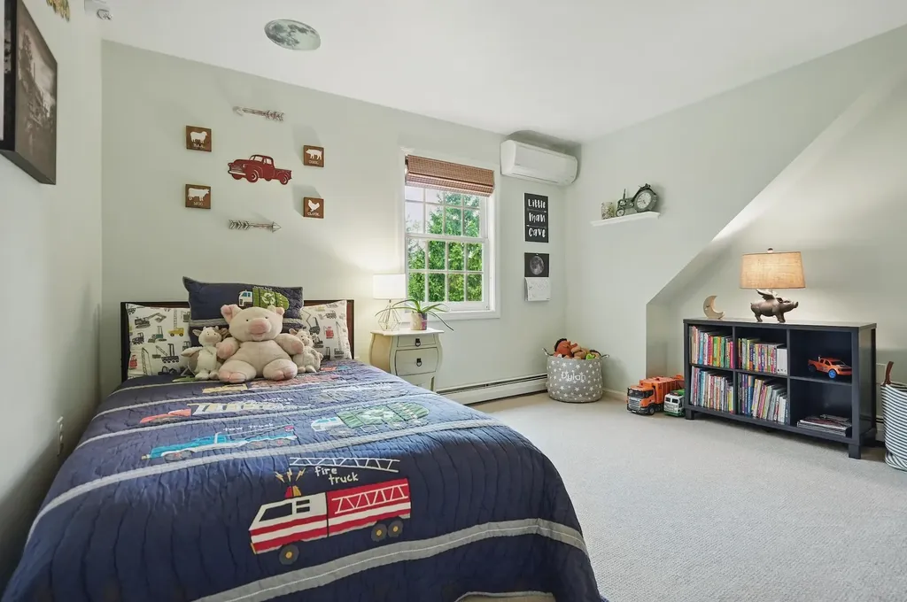 6 Knoll Circle South Burlington VT 05403