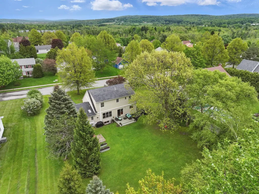 6 Knoll Circle South Burlington VT 05403