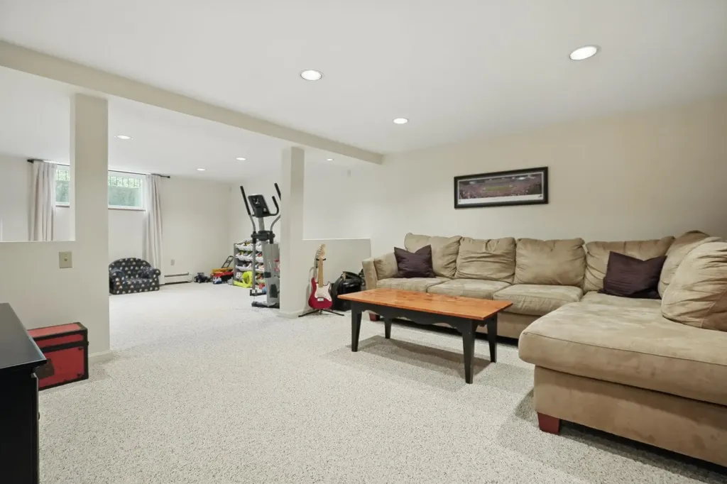 6 Knoll Circle South Burlington VT 05403