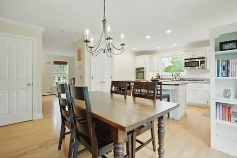 6 Knoll Circle South Burlington VT 05403