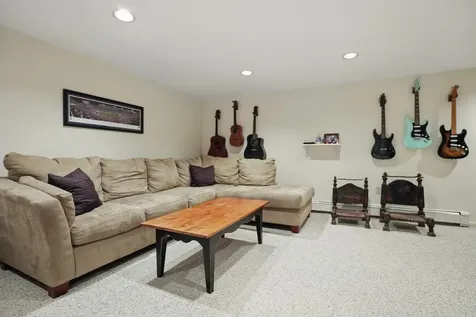 6 Knoll Circle South Burlington VT 05403