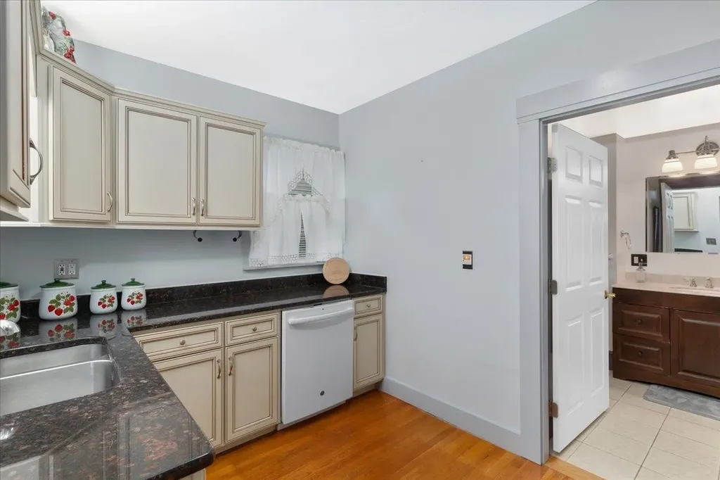 57 Harrison Street Manchester NH 03104
