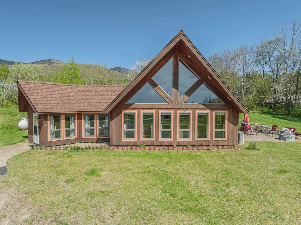 19 Bailey Road Jefferson NH 03583