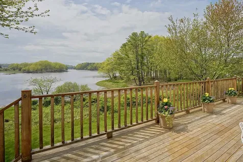 24 Mill Pond Road New Castle NH 03854