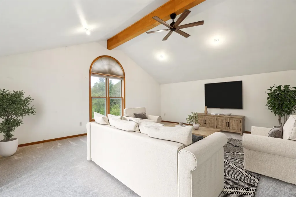 2 Thornberry Road Hanover NH 03755