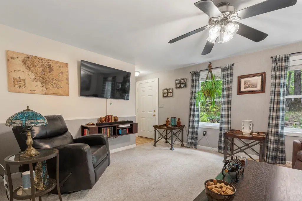 37 Thorndike Road Weare NH 03281