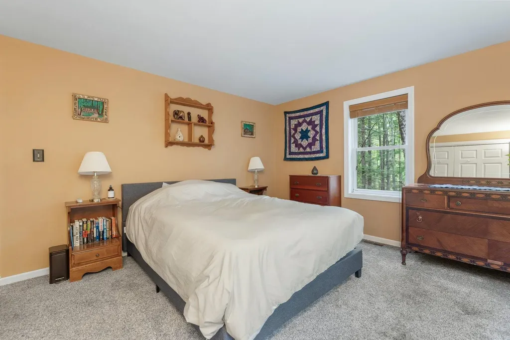 37 Thorndike Road Weare NH 03281