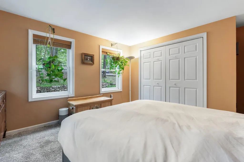 37 Thorndike Road Weare NH 03281
