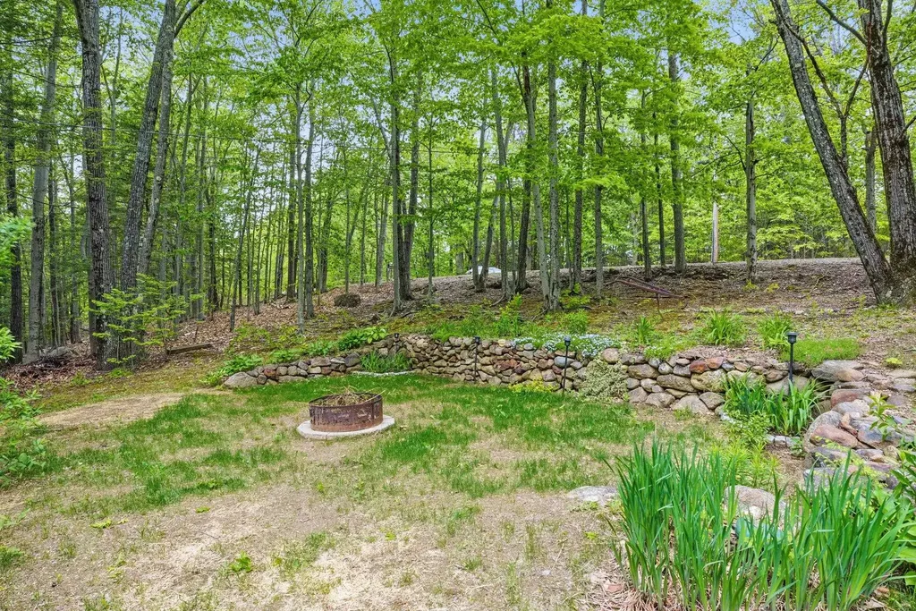 37 Thorndike Road Weare NH 03281