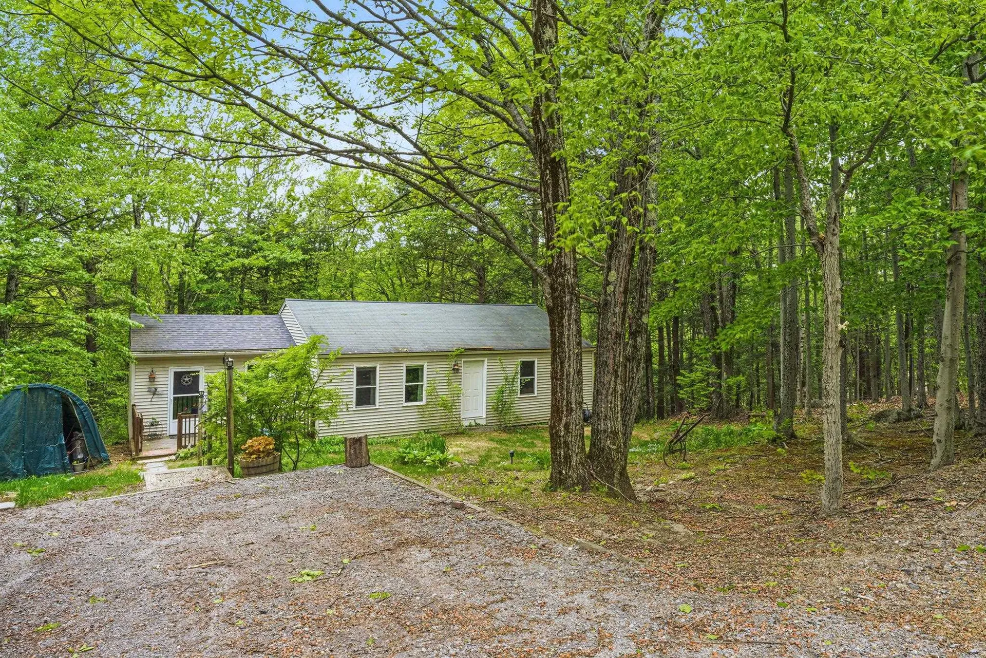 37 Thorndike Road Weare NH 03281