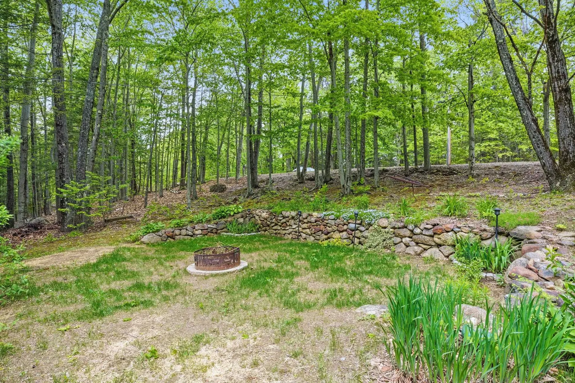 37 Thorndike Road Weare NH 03281