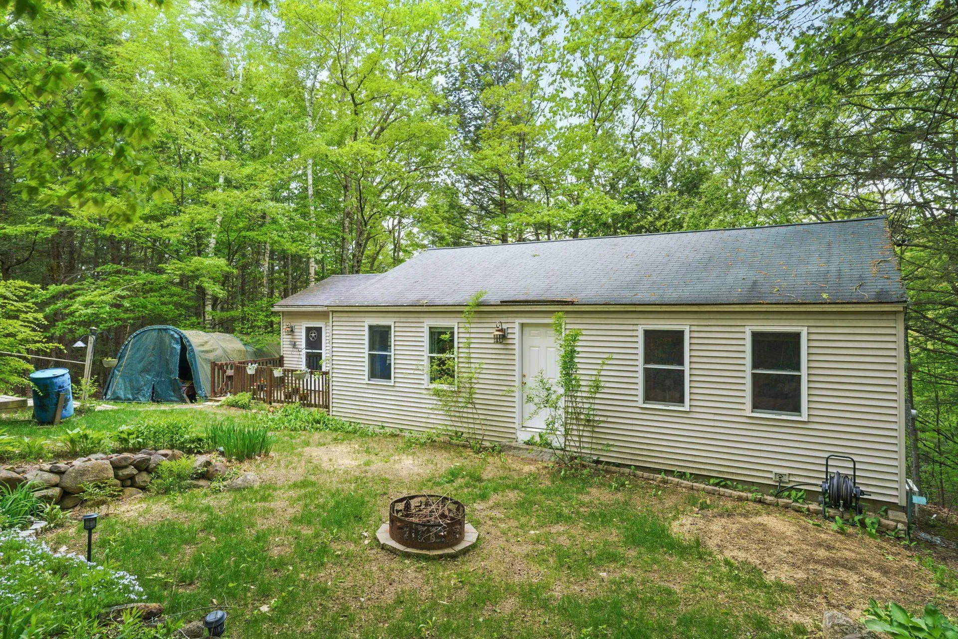 37 Thorndike Road Weare NH 03281