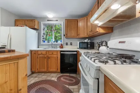 37 Thorndike Road Weare NH 03281