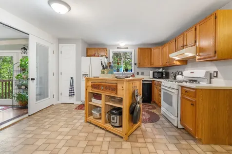 37 Thorndike Road Weare NH 03281