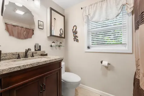 37 Thorndike Road Weare NH 03281