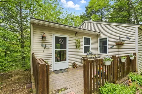 37 Thorndike Road Weare NH 03281