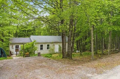 37 Thorndike Road Weare NH 03281