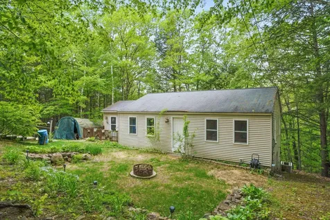 37 Thorndike Road Weare NH 03281